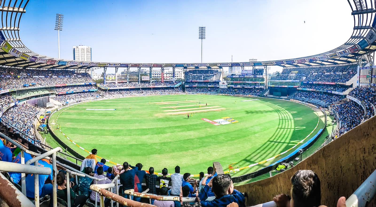Data analysis with ipl data - I